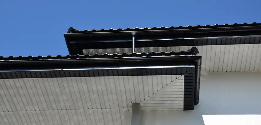 Roof Overhang Repair in Wilmette