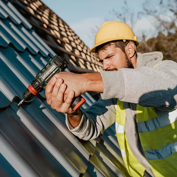 Why Wilmette Homeowners Choose Wilmette Roofing Pro for Steel Roof Repair Service?